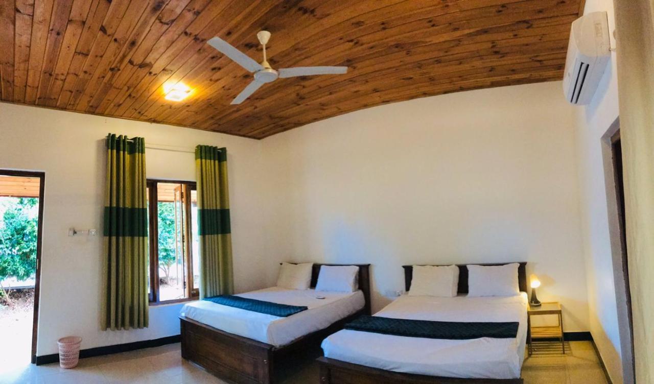Italian Guest Hotel Trincomalee Exterior foto