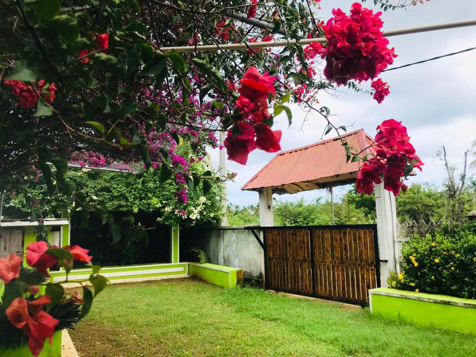Italian Guest Hotel Trincomalee Exterior foto